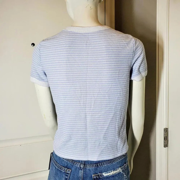 Hollister Ribbed Blue and White Cropped Striped T-Shirt Juniors Size XL - Picture 4 of 15